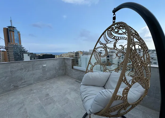 Balcony Hotel